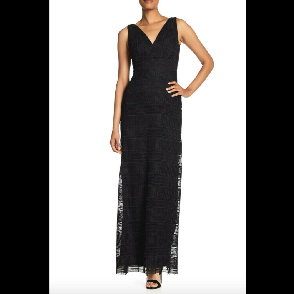 NWT $388 Vera Wang V-Neck Sleeveless‎ Lace Gown